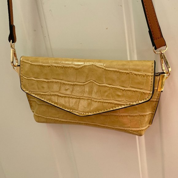 Klutch Sightseer Crossbody Purse Bag Yellow Gold color with croc pattern 9" x 5" - Picture 7 of 9